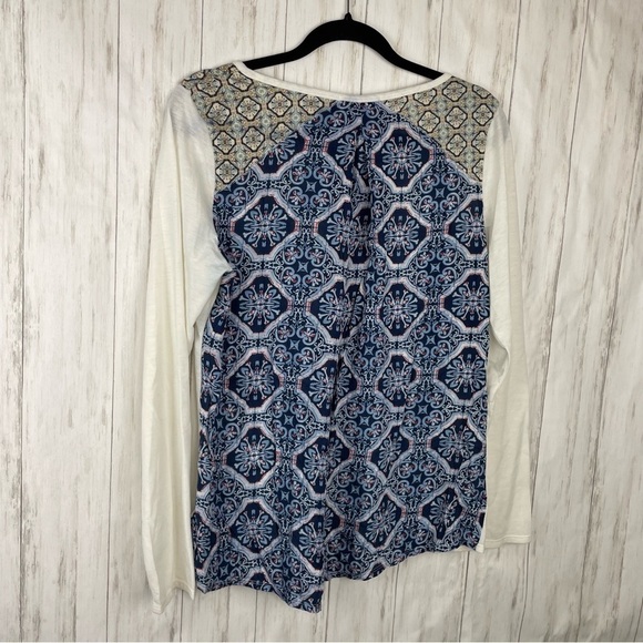 Prana white front and blue back too long sleeve Medium - Picture 6 of 6